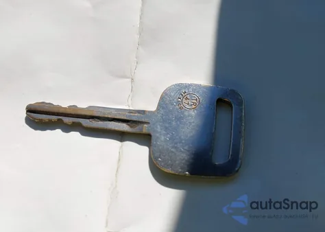 2004 Toyota Camry Le z USA, uszkodzony, nr VIN 4T1BE32K44U932030